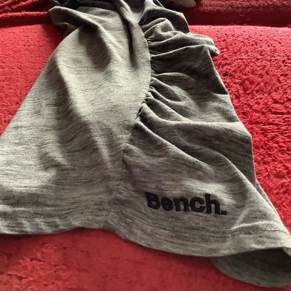 HALF PRICE 🏃‍♂️BENCH 🏃‍♂️EUC  Women’s Tank Top - Picture 4 of 4